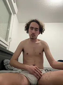 meilleurmodele online show from March 7, 2025, 10:32 pm