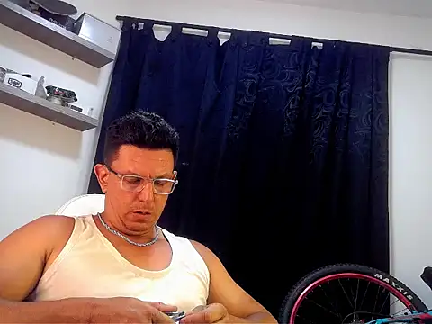 pedropicapi online show from April 12, 2026, 3:21 am