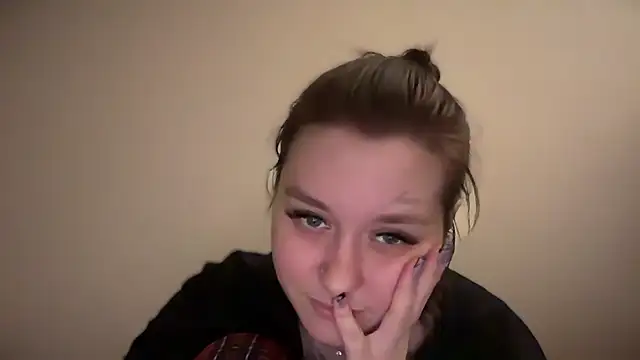 Snapshot of Isabel-Bailey chatting on January 22, 2025, 10:05 pm Isabel-Bailey online show from January 22, 2025, 10:05 pm