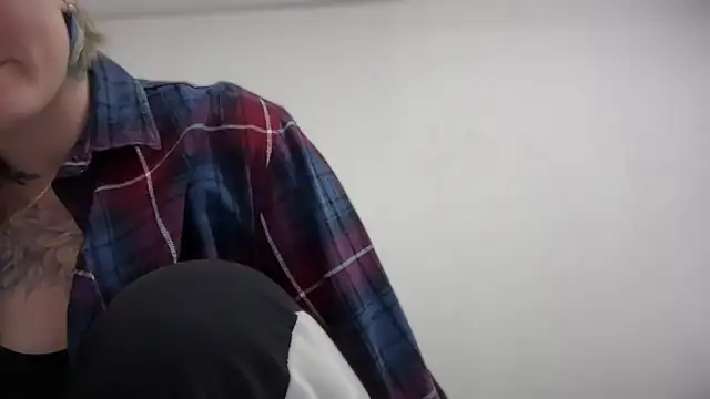 Snapshot of Isabel-Bailey chatting on October 3, 2025, 9:05 pm Isabel-Bailey online show from October 3, 2025, 9:05 pm