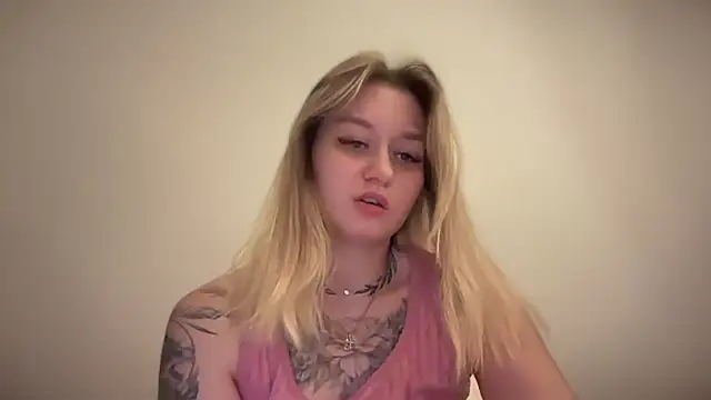 Snapshot of Isabel-Bailey chatting on December 6, 2024, 9:18 pm Isabel-Bailey online show from December 6, 2024, 9:18 pm