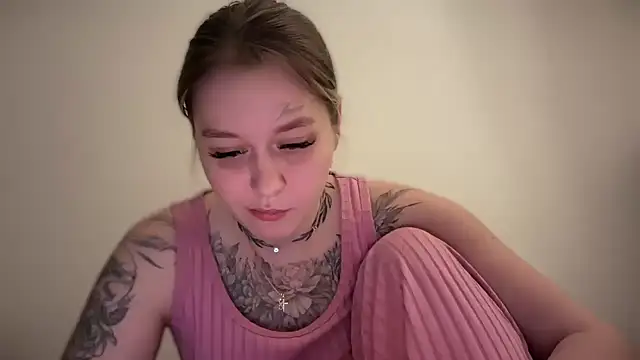 Snapshot of Isabel-Bailey chatting on December 7, 2024, 9:17 pm Isabel-Bailey online show from December 7, 2024, 9:17 pm