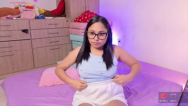 Snapshot of Cuteprincess21 chatting on June 30, 2026, 11:27 pm Cuteprincess21 online show from June 30, 2026, 11:27 pm
