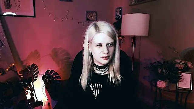 Snapshot of Noah_ElmerX chatting on October 25, 2025, 9:48 pm Noah ElmerX online show from October 25, 2025, 9:48 pm