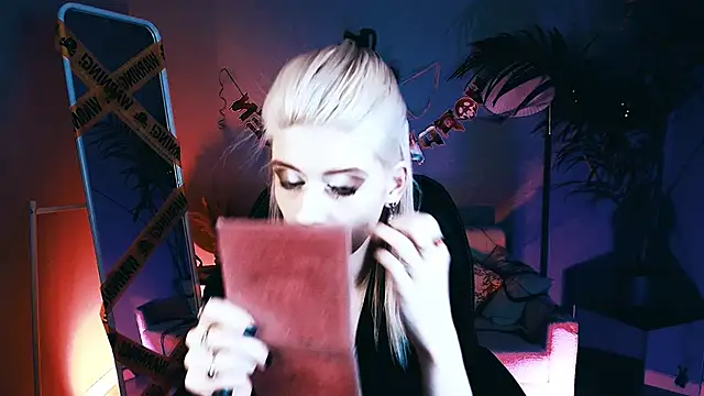 Snapshot of Noah_ElmerX chatting on October 23, 2025, 10:19 pm Noah ElmerX online show from October 23, 2025, 10:19 pm