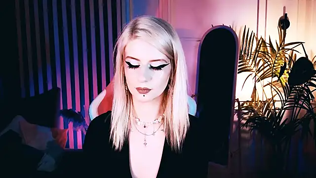 Snapshot of Noah_ElmerX chatting on October 20, 2025, 4:07 pm Noah ElmerX online show from October 20, 2025, 4:07 pm