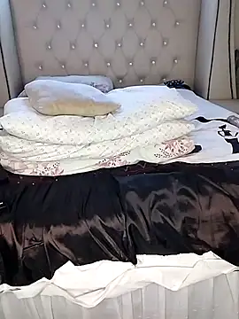 Snapshot of makaviwe chatting on February 12, 2025, 6:19 am makaviwe online show from February 12, 2025, 6:19 am