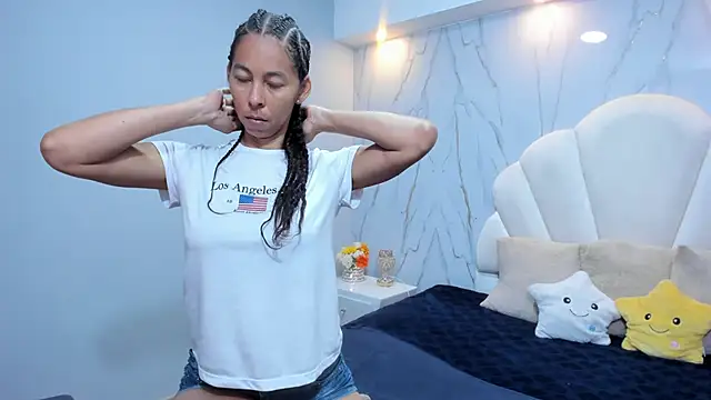 Rosalinda Cortez online show from January 13, 2025, 3:58 pm
