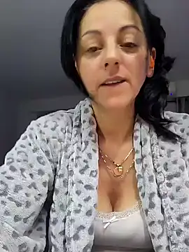 bruneta sexy23 online show from January 18, 2025, 7:04 pm