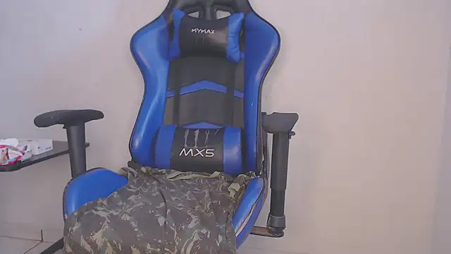 Rafaelayamazaki online show from September 26, 2025, 3:41 pm