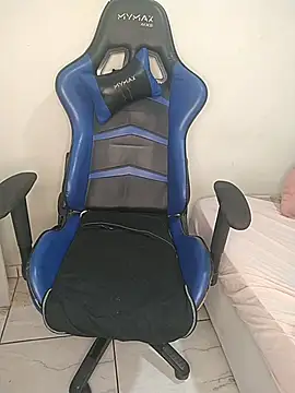 Rafaelayamazaki online show from April 17, 2026, 2:09 pm