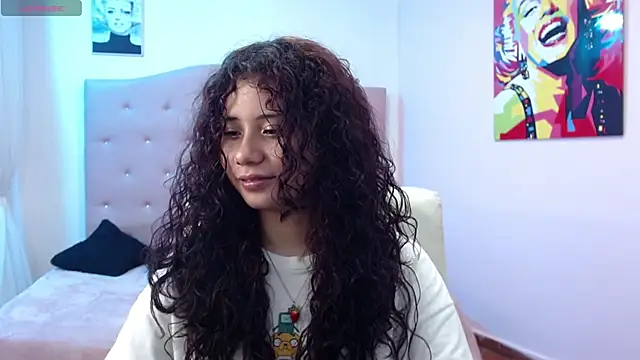 mayamoira1 online show from February 19, 2025, 7:37 pm