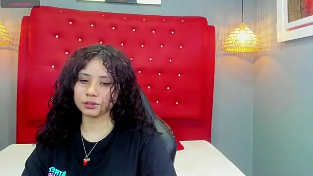 mayamoira1 online show from February 6, 2025, 3:41 pm