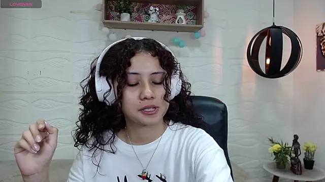 mayamoira1 online show from January 30, 2025, 7:15 pm