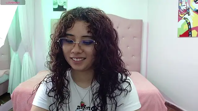 mayamoira1 online show from March 13, 2025, 9:16 pm