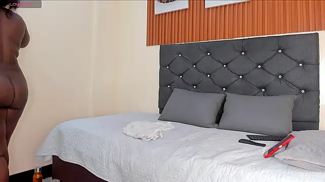 Cristale69 online show from November 25, 2025, 3:18 am