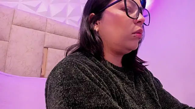 Snapshot of PauletteJ chatting on February 5, 2026, 11:39 am PauletteJ online show from February 5, 2026, 11:39 am