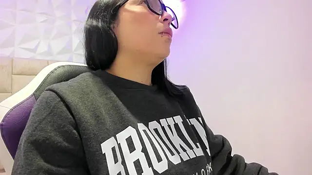 Snapshot of PauletteJ chatting on February 23, 2026, 11:44 am PauletteJ online show from February 23, 2026, 11:44 am