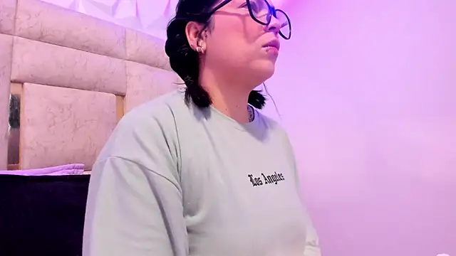 PauletteJ online show from March 6, 2026, 11:49 am