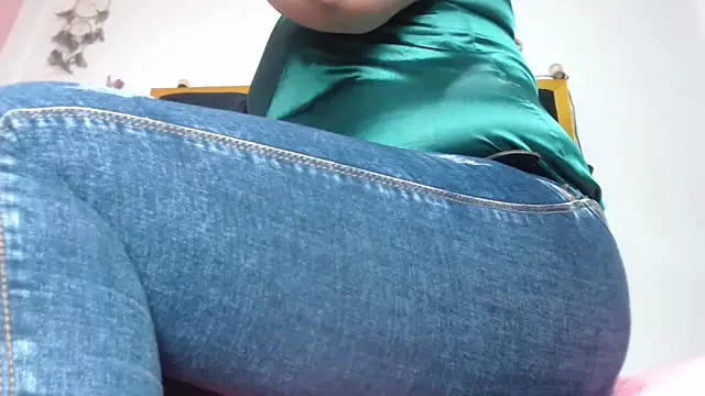 Snapshot of Helennahot chatting on September 22, 2025, 6:58 pm Helennahot online show from September 22, 2025, 6:58 pm