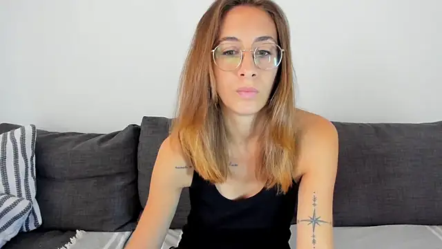 Snapshot of DesireMore90 chatting on September 30, 2025, 8:42 am DesireMore90 online show from September 30, 2025, 8:42 am