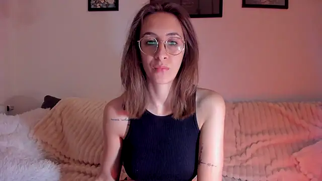 Snapshot of DesireMore90 chatting on March 18, 2026, 11:59 pm DesireMore90 online show from March 18, 2026, 11:59 pm