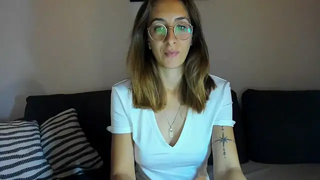 Snapshot of DesireMore90 chatting on October 2, 2025, 6:22 pm DesireMore90 online show from October 2, 2025, 6:22 pm