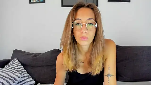 Snapshot of DesireMore90 chatting on September 26, 2025, 7:59 am DesireMore90 online show from September 26, 2025, 7:59 am