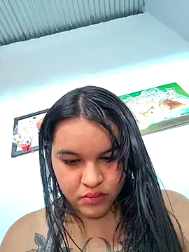 Snapshot of Bellota_22_Fuckme chatting on October 27, 2025, 8:43 pm Bellota 22 Fuckme online show from October 27, 2025, 8:43 pm