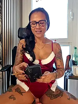 Allana Squirt online show from December 21, 2025, 12:40 pm