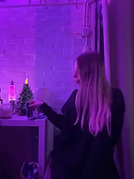 VeraSerephina online show from December 17, 2025, 10:26 pm