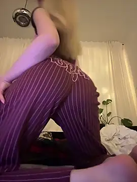 VeraSerephina online show from December 16, 2025, 9:41 pm