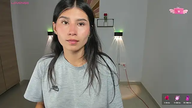 Snapshot of emily_villamil chatting on October 6, 2025, 9:15 pm emily villamil online show from October 6, 2025, 9:15 pm