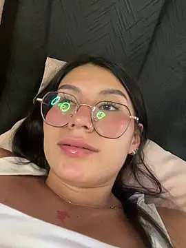 Snapshot of emily_villamil chatting on May 30, 2026, 9:31 pm emily villamil online show from May 30, 2026, 9:31 pm