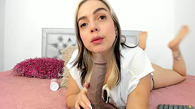 NICOLEVIP online show from January 11, 2026, 4:14 pm