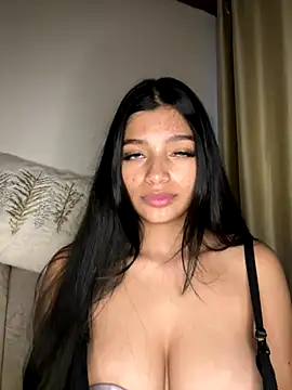 Snapshot of AgathaGeorgiou chatting on October 20, 2025, 10:43 pm AgathaGeorgiou online show from October 20, 2025, 10:43 pm