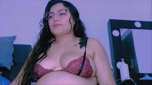 KathieBurning online show from November 22, 2025, 7:13 pm