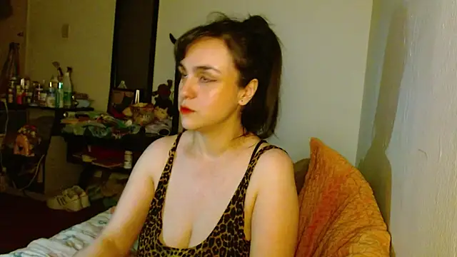 Snapshot of collette_beaufoy_ chatting on September 28, 2025, 10:28 pm collette beaufoy online show from September 28, 2025, 10:28 pm