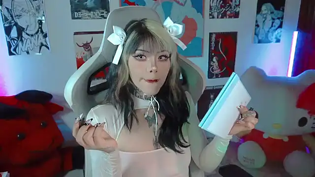 Deadly Doll online show from October 26, 2025, 8:31 pm