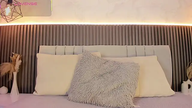 Snapshot of SHANONCLARK chatting on October 12, 2025, 6:20 pm SHANONCLARK online show from October 12, 2025, 6:20 pm