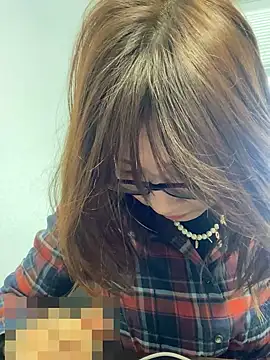 Love me Eri  online show from December 22, 2025, 12:44 am
