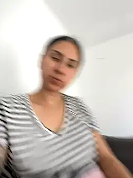 Snapshot of JenniferEdith chatting on September 21, 2025, 11:48 am JenniferEdith online show from September 21, 2025, 11:48 am
