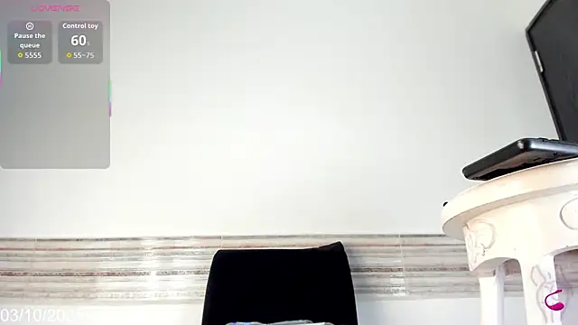 Snapshot of Kimberly_House chatting on October 3, 2025, 4:08 pm Kimberly House online show from October 3, 2025, 4:08 pm