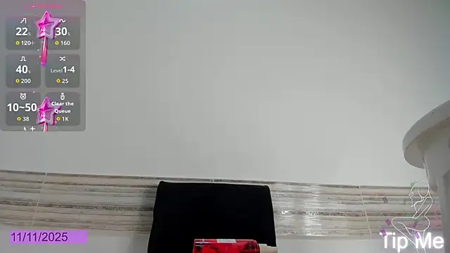 Snapshot of Kimberly_House chatting on November 11, 2025, 9:31 pm Kimberly House online show from November 11, 2025, 9:31 pm