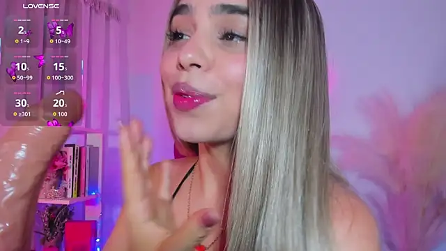 Snapshot of crisbell_lopez chatting on October 15, 2025, 12:31 am crisbell lopez online show from October 15, 2025, 12:31 am