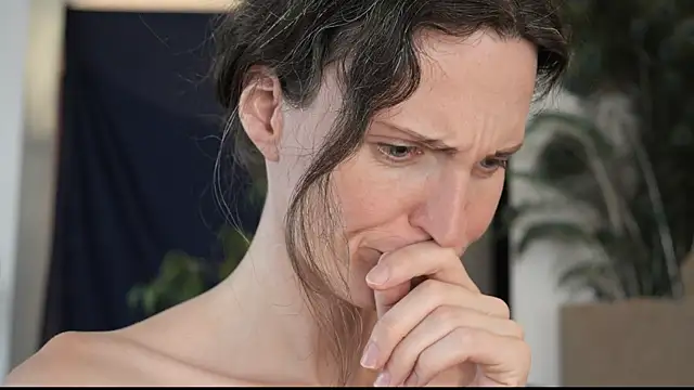 yulladao online show from October 5, 2025, 4:53 pm