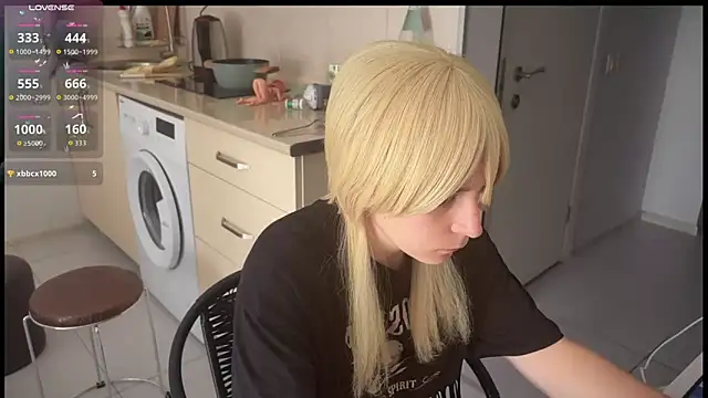 Snapshot of ShiroiFubuki chatting on October 4, 2025, 11:01 am ShiroiFubuki online show from October 4, 2025, 11:01 am