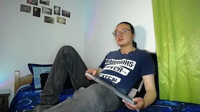 monkeywillwhite online show from November 30, 2025, 3:51 am