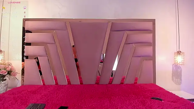 Snapshot of Jiggly__ chatting on November 12, 2025, 10:57 pm Jiggly online show from November 12, 2025, 10:57 pm