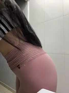 lupyta20 online show from October 19, 2025, 2:36 am